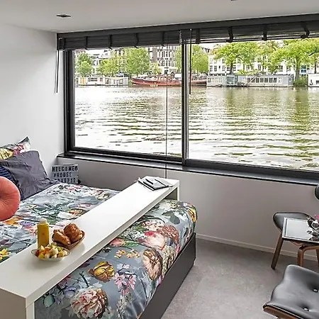 Bed & Breakfast Houseboat - With A View Amsterdam