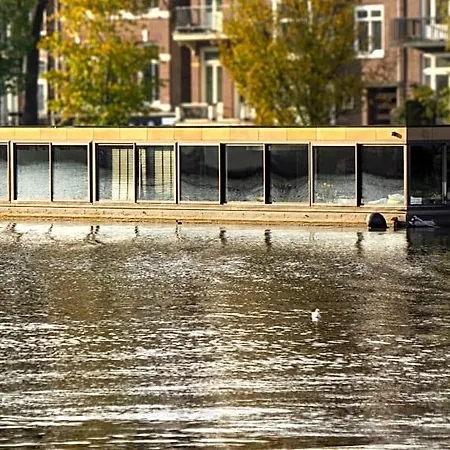 Houseboat - With A View 3* Amsterdam