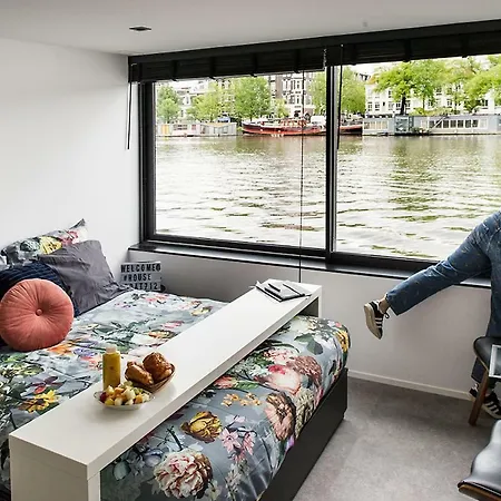 Houseboat - With A View Bed & Breakfast *