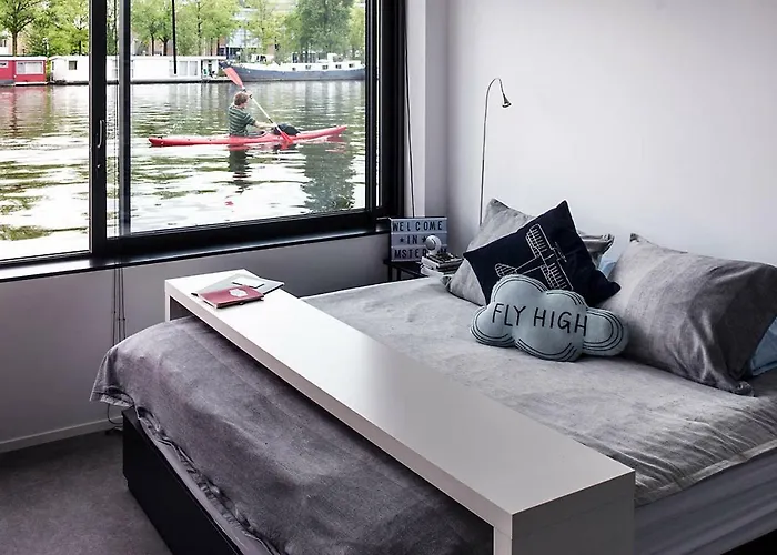 Houseboat - With A View 3* Amsterdam