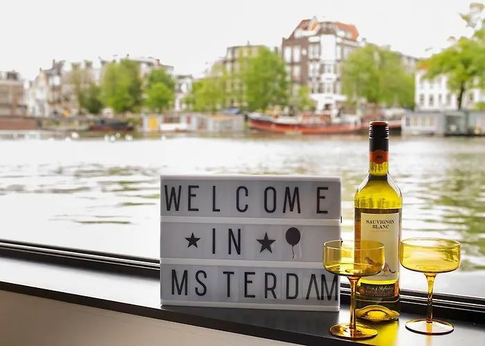 Houseboat - With A View Bed & Breakfast Amsterdam