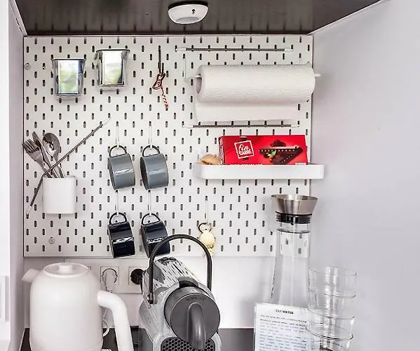 Bed & Breakfast Houseboat - With A View