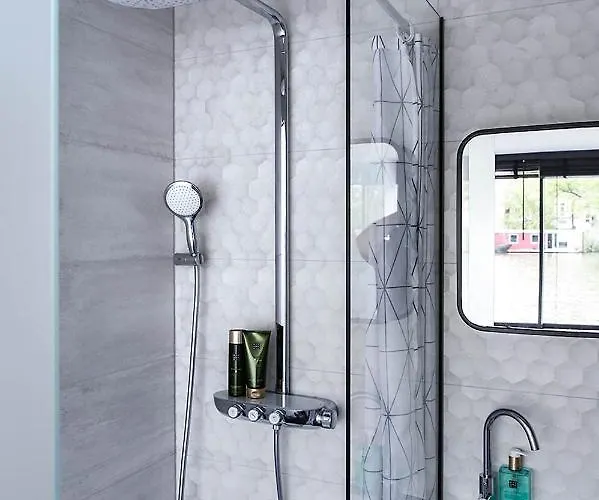 Bed & Breakfast Houseboat - With A View 3*