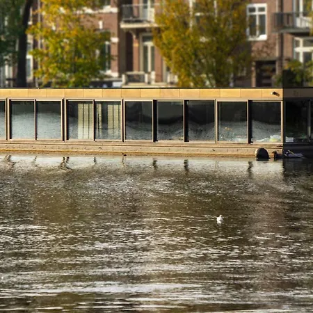 فندق مبيت وإفطار Houseboat - With A View