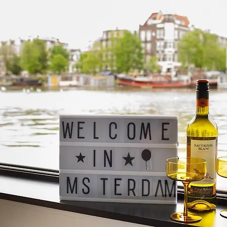 Houseboat - With A View فندق مبيت وإفطار أمستردام